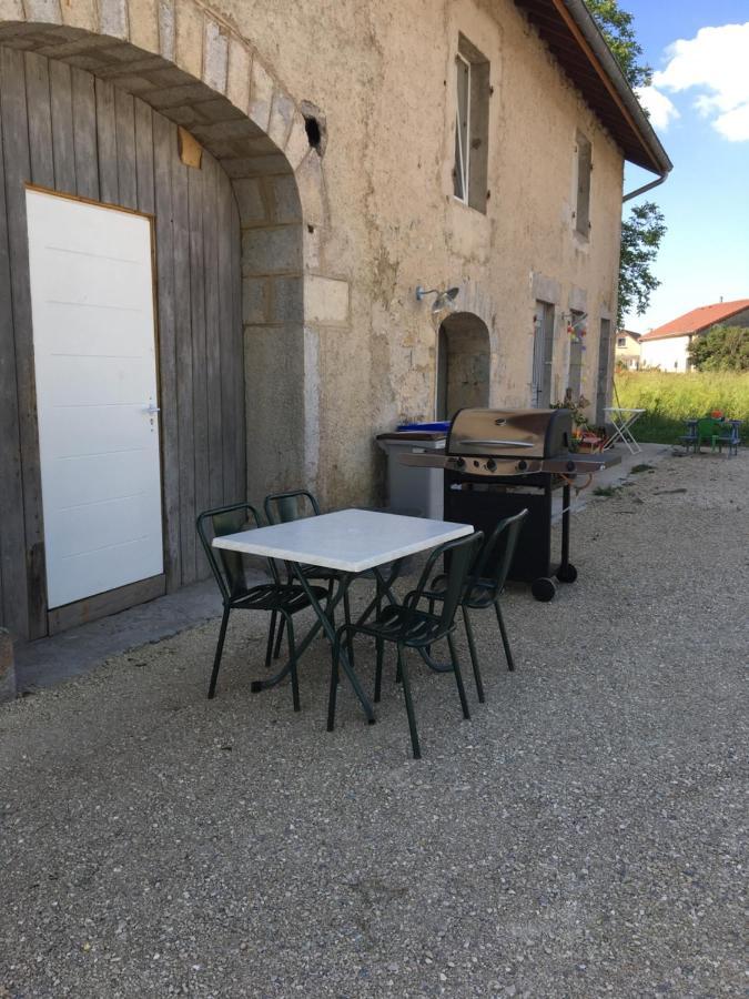 La Chambre Des Bobines Montigny-sur-l'Ain Exterior foto